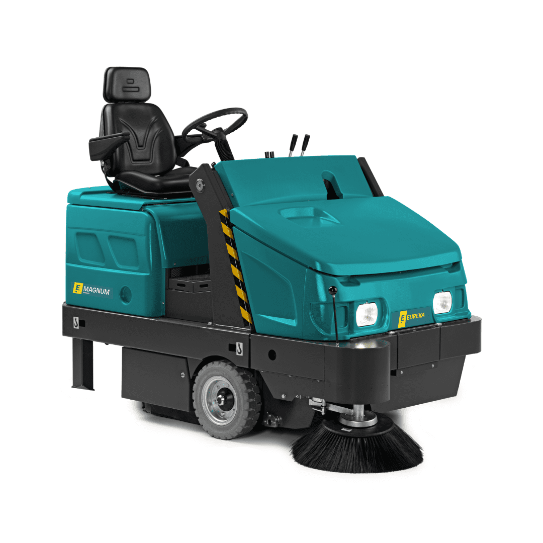 LARGE RIDE-ON SWEEPER